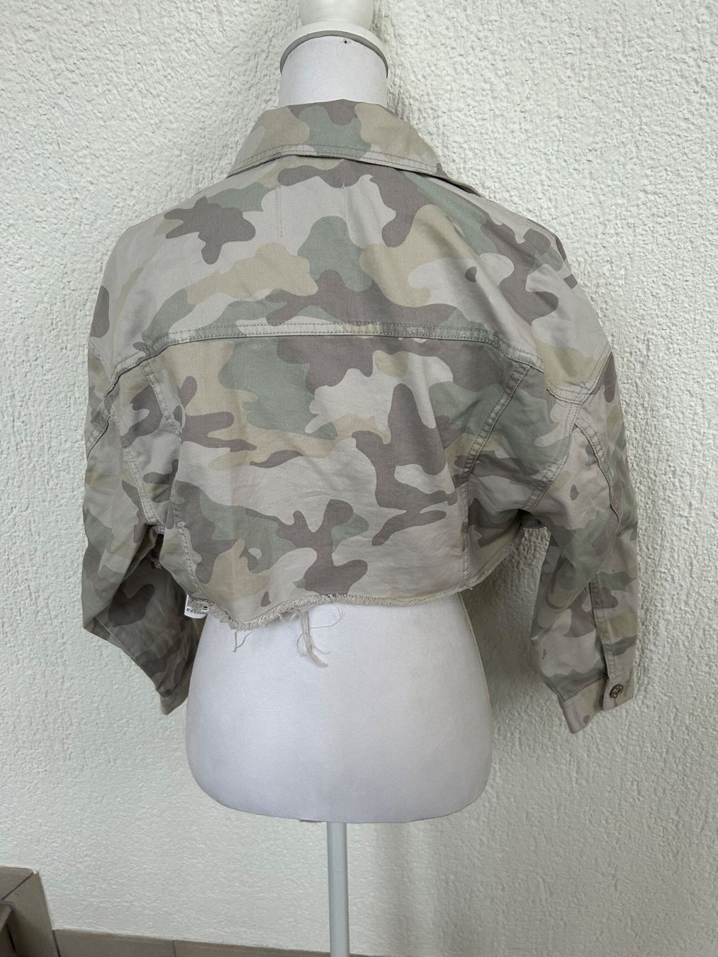 Bershka Giacche: Jeansjacke Camouflage XS – Usato da Dagmersellen venduto da sniff64 1