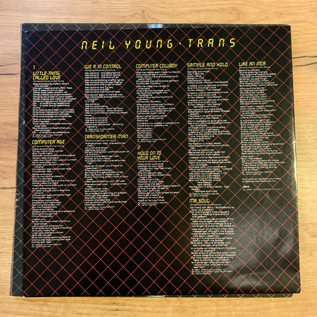 Dischi in vinile: NEIL YOUNG - TRANS...OG EU 1982...VG+/VG+ – Usato da Gals venduto da Diskopatshop 2