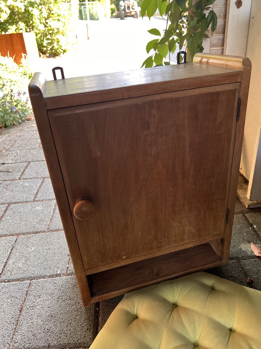 Schränke: Kleines altes Apotheker-Schränkchen Massivholz – Gebraucht aus Ehrendingen von Singo07