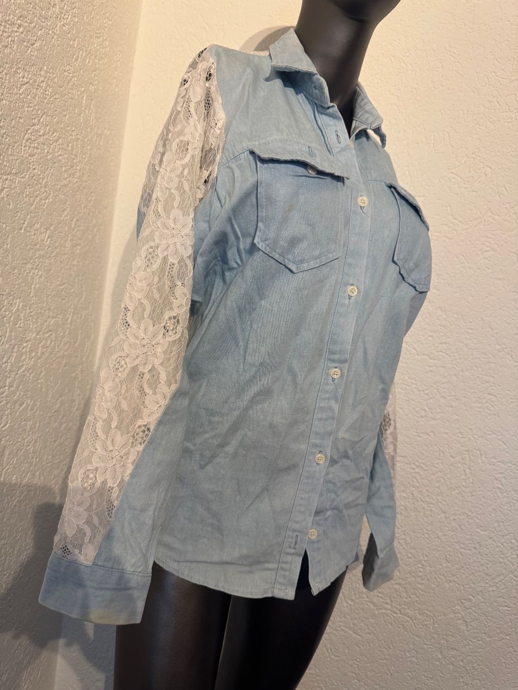 Camicette: Damen Bluse Jeansbluse mit eleganter Spitze Hellblau Gr. S – Usato da Frenkendorf venduto da Style365 1