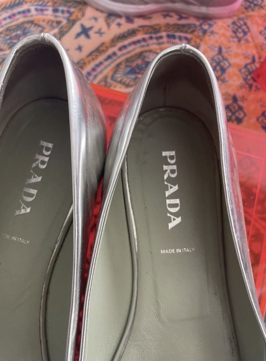 Prada Damenschuhe: Prada Ballerinas Silber Grösse 38 gebraucht – Neu (gemäss Beschreibung) aus Kilchberg ZH von jewlzsister 2