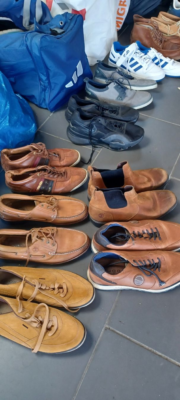 Scarpe da uomo: Schuhe Herren verschiedene Marken export flohmarkt – Usato da Dürrenäsch venduto da Uliu 1