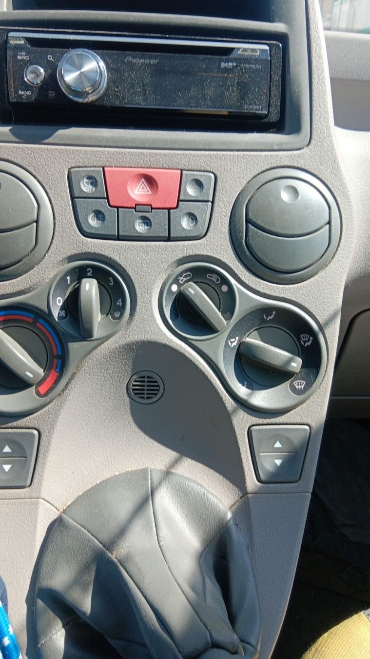 Fiat Automobili: Fiat Panda 1.2 4x4 – Usato da Rebstein venduto da TonyRasta-Autohandel 8