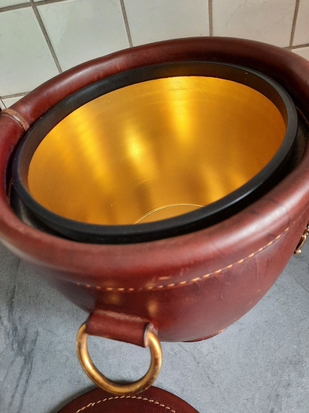 Altro per la casa: SEAU À GLAÇONS, en CUIR. VINTAGE – Usato da Le Locle venduto da marylise01 3
