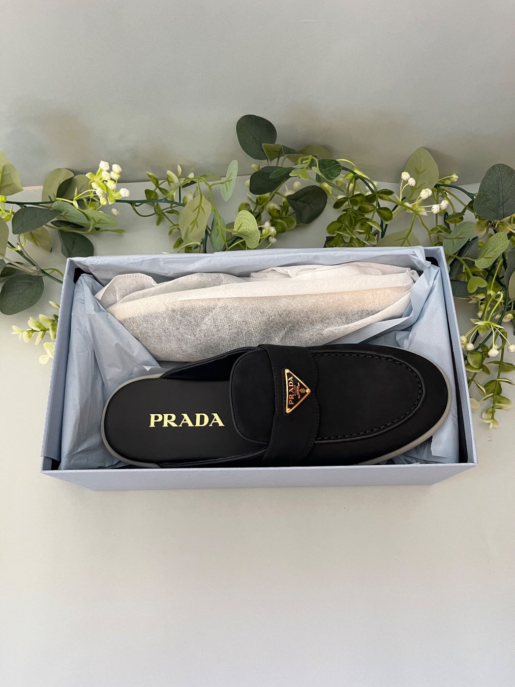 Prada Scarpe da donna: Prada Wildleder Mules Navy Blau 38.5 IT Neu – Nuovo (secondo la descrizione) da Lausanne venduto da S_luxury 5
