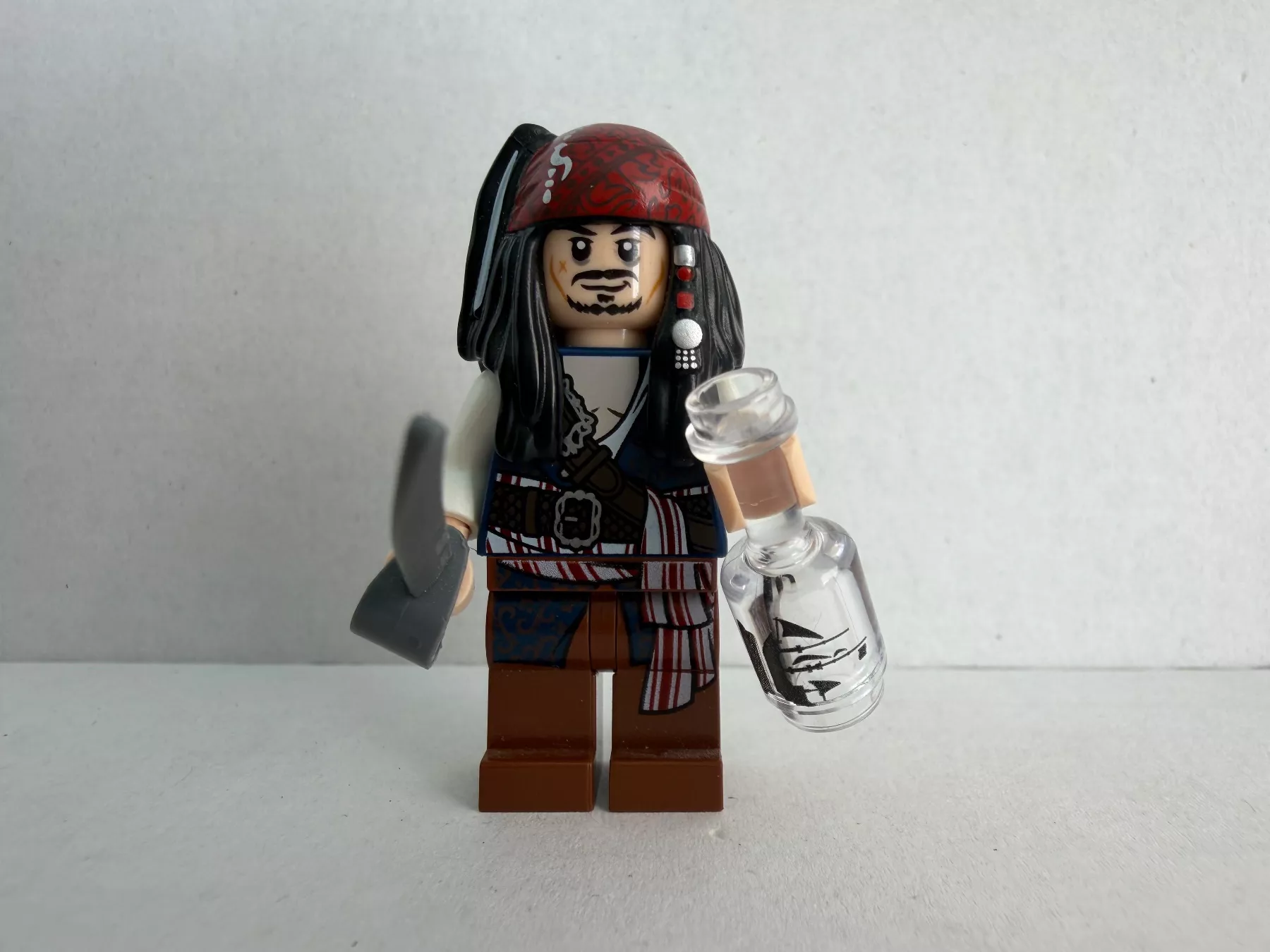 Lego Statuette: Captain Jack Sparrow – Usato da Neftenbach venduto da Elitebricks