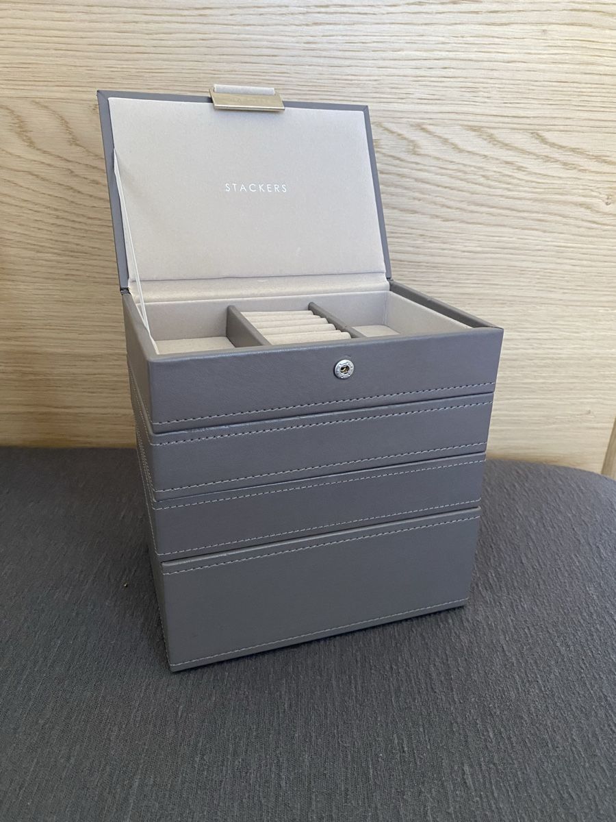 Altro per la casa: Stackers Mini Schmuckbox Set - 4-teilig – Usato da Olten venduto da Mezoti 1