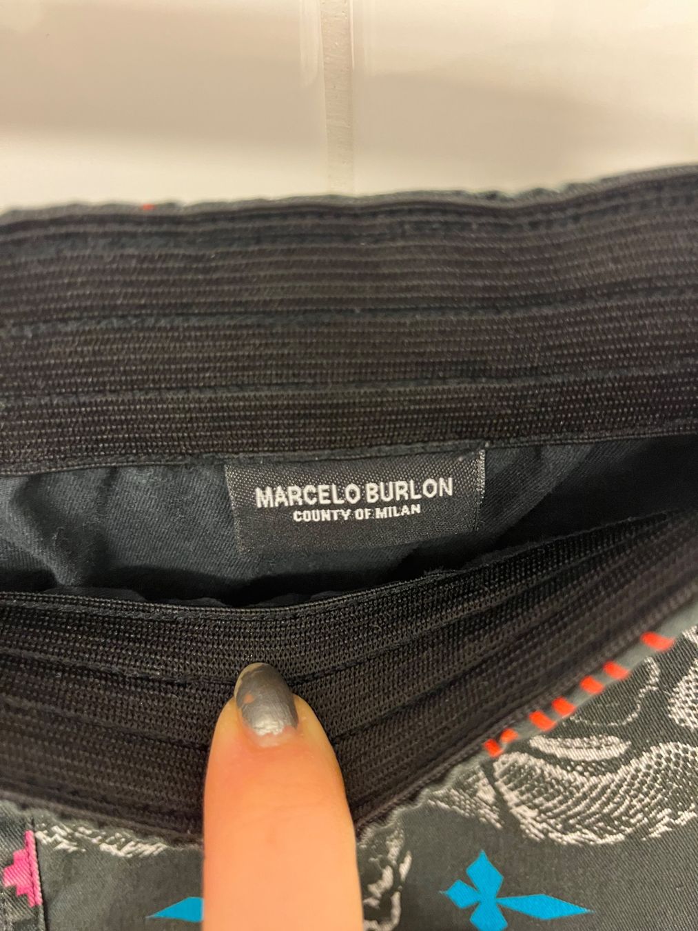 Pantaloni: Marcelo Burlon Shorts Schwarz – Usato da Zürich venduto da savu19 2