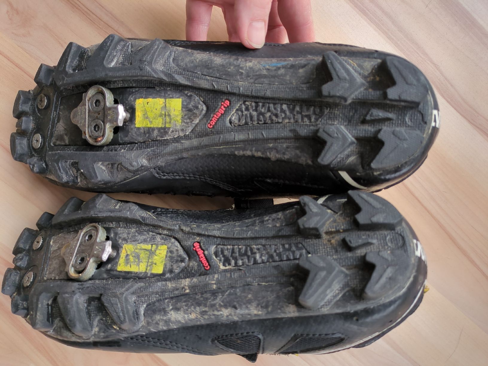 Chaussures hommes: Veloschuhe Gr.42 – D'occasion à Susten par Pu0 1