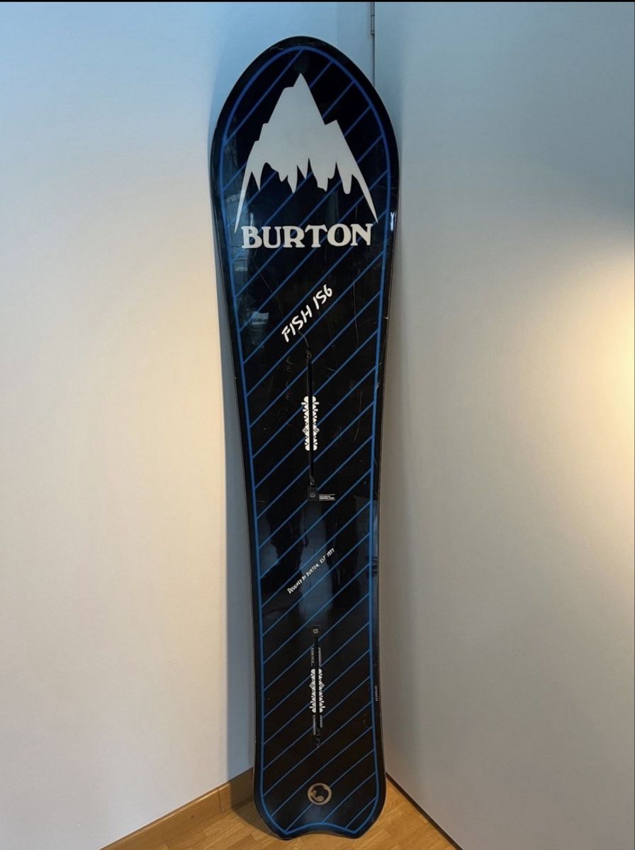 Burton „Retro Fish“ 156 Snowboard (Gebraucht) in Berikon für CHF