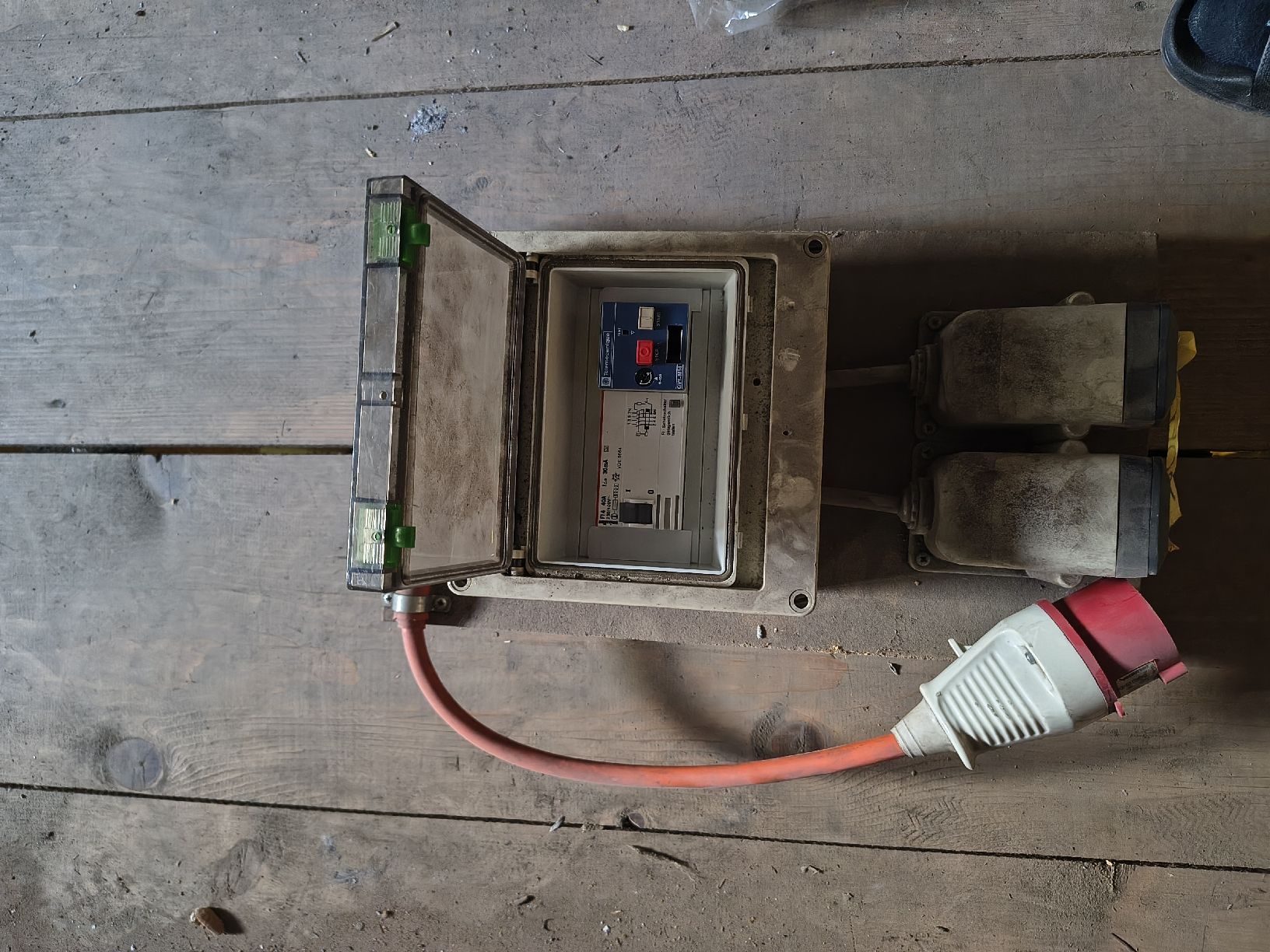 Composants électroniques: stromermaterial – Défectueux à Oberhelfenschwil par Leanhar13 6