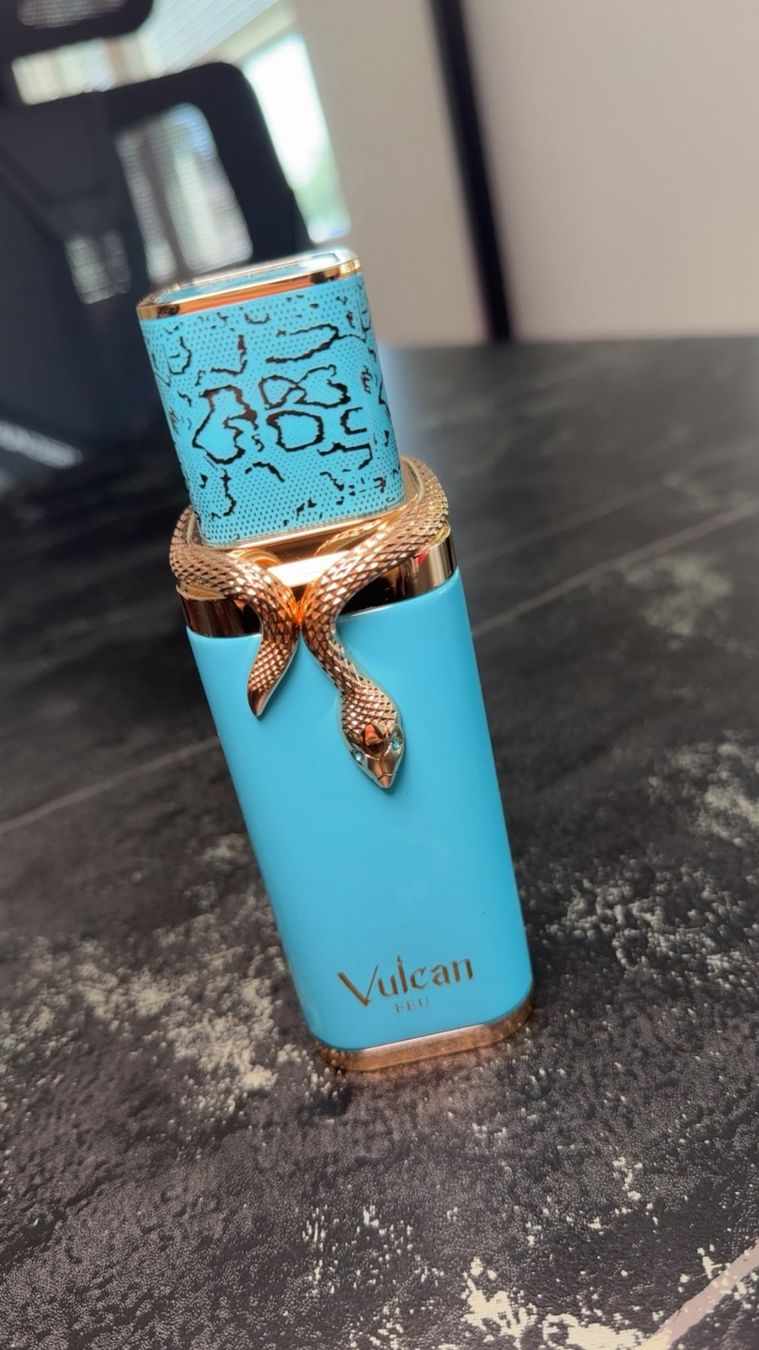 Parfum & Eau de Toilette: French Avenue Vulcan Feu Eau de Parfum, 100 ml – Gebraucht aus Frauenfeld von tobiaskoestli1