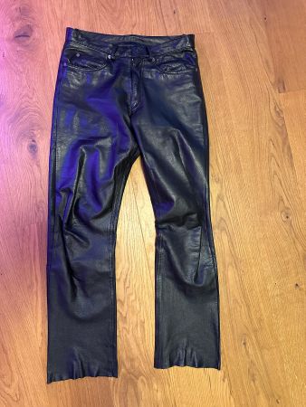 Lederhose Conwell schwarz Gothic