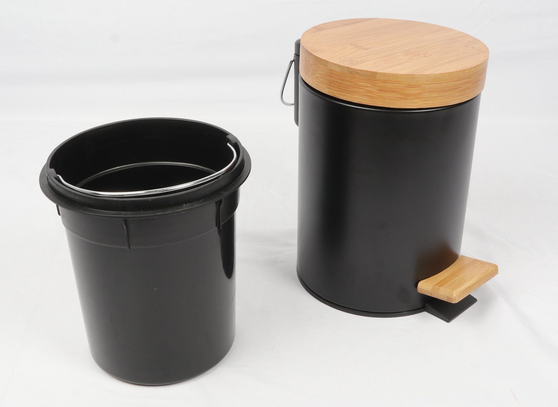 Abfalleimer: ZELLER-Treteimer 3 Liter Schwarz – Neu (gemäss Beschreibung) aus Steinen von Restwert_Steinen 1