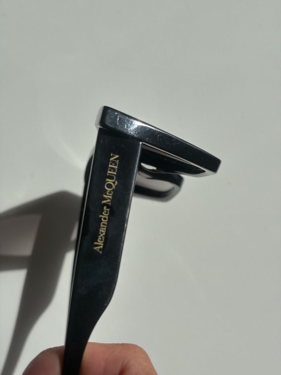 Alexander Mcqueen Brillen & Gläser: Alexander McQueen Sunglasses – Gebraucht aus Zürich von Y.flitz 2