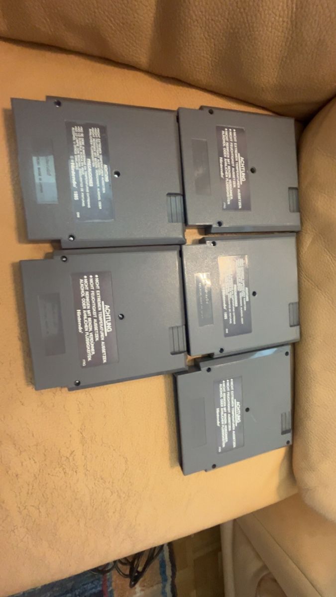 Nintendo Consoles: Nintendo NES Konsole Bundle inkl. 2 Controller & 5 Spiele – D'occasion à Buchs AG par dim_6c9l 2