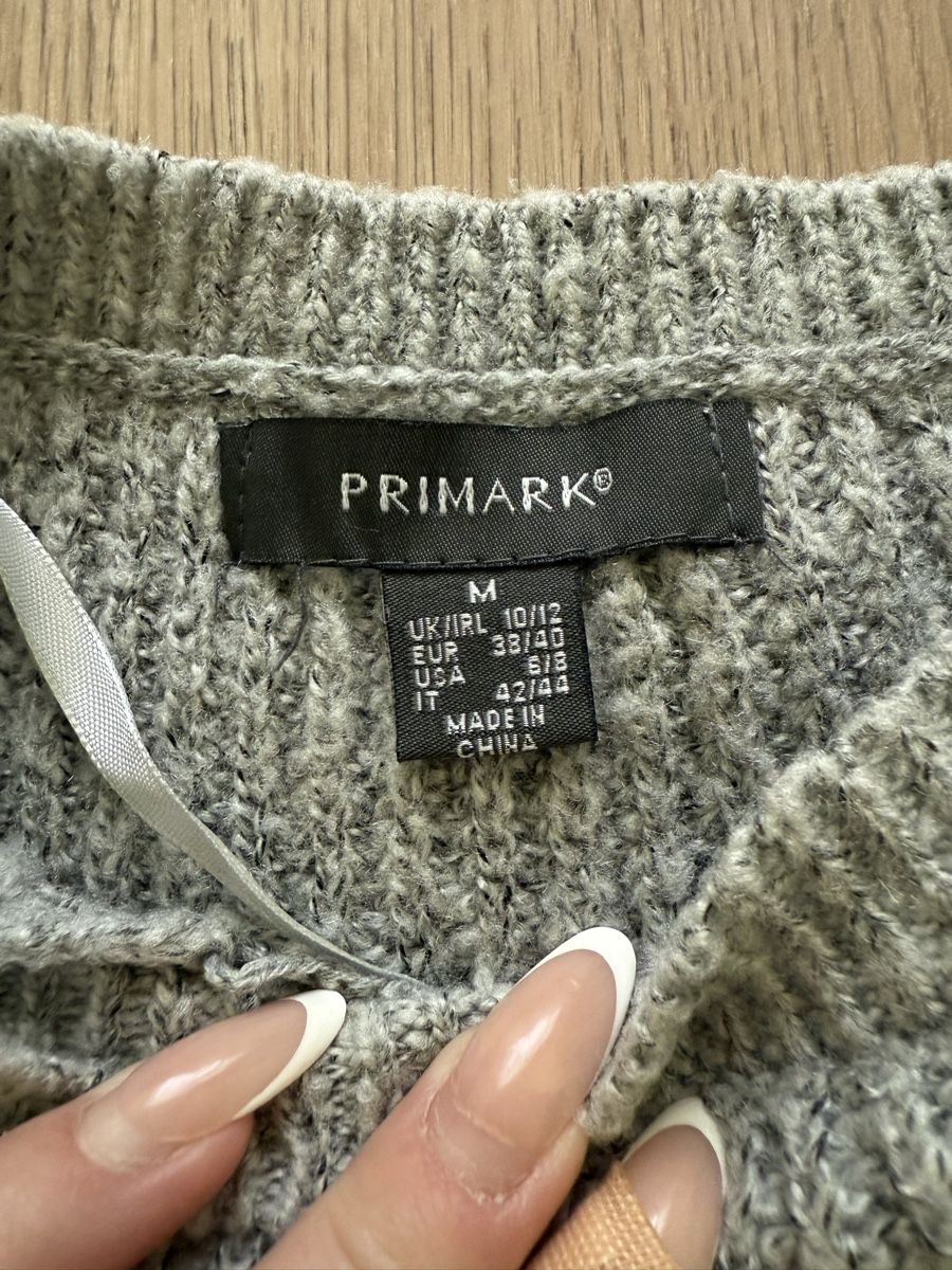 Primark Maglioni & Felpe: Pullover Primark grau mit Steinchen Grösse M neuwertig – Usato da Lengnau AG venduto da meaganxm 1