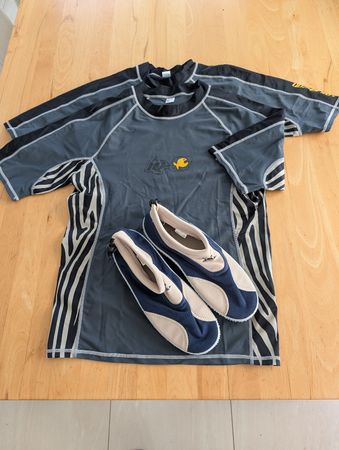 UV T-Shirt und Badeschuh