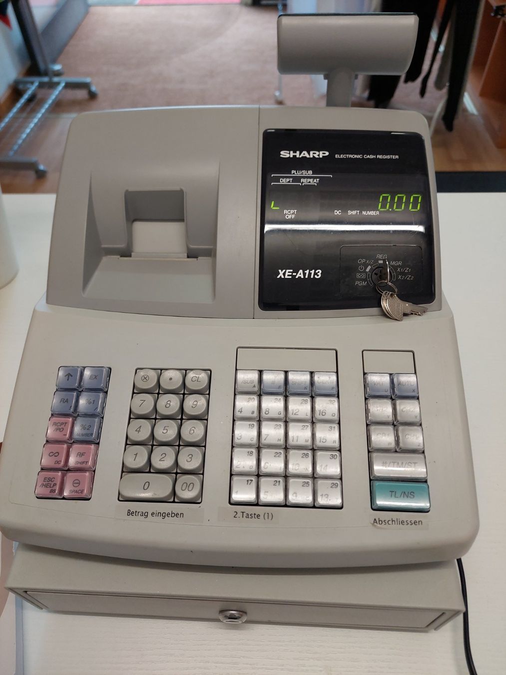 Sharp Registratore di cassa: Ladenkasse elektr. – Usato da Sachseln venduto da Blauseidina