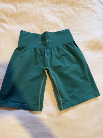 Short Nvgtn
