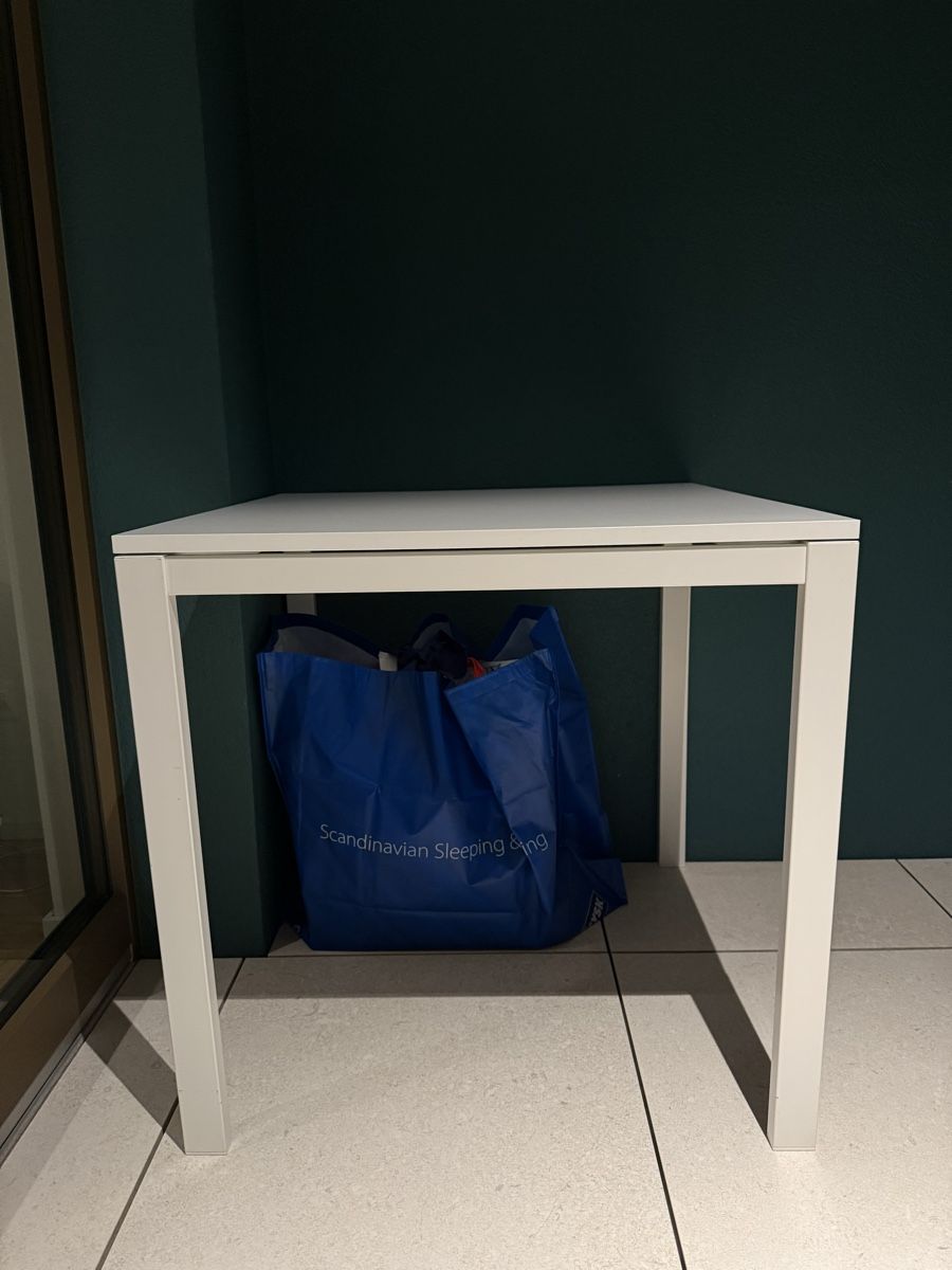 Ikea Tische: IKEA VIHALS Table 74x74cm – Neu (gemäss Beschreibung) aus Horgen von yun_jv9b 1