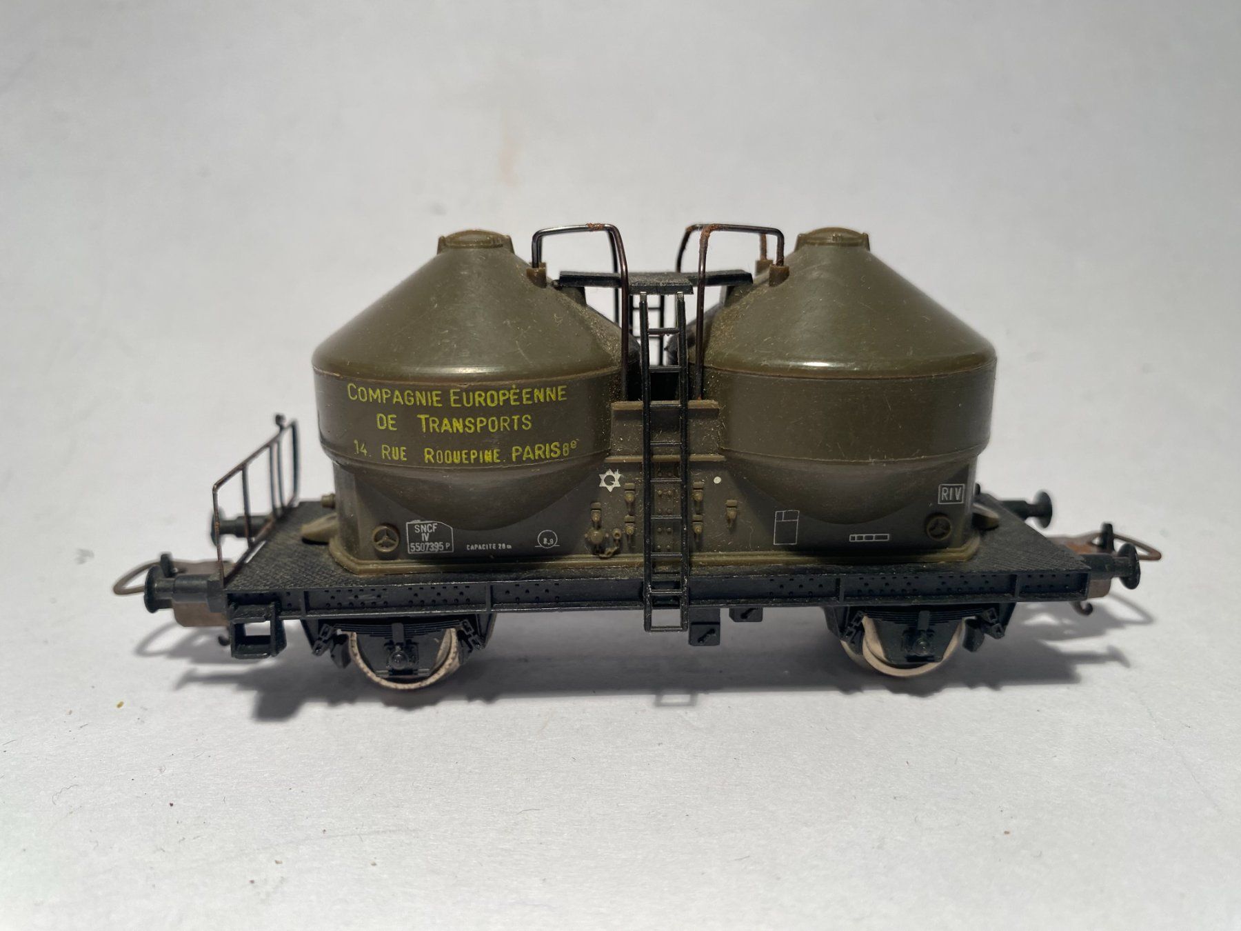 Lima Modelleisenbahnen: Lima Silowagen SNCF grau, DC Achsen – Gebraucht aus Buchrain von Modellbahn11 1