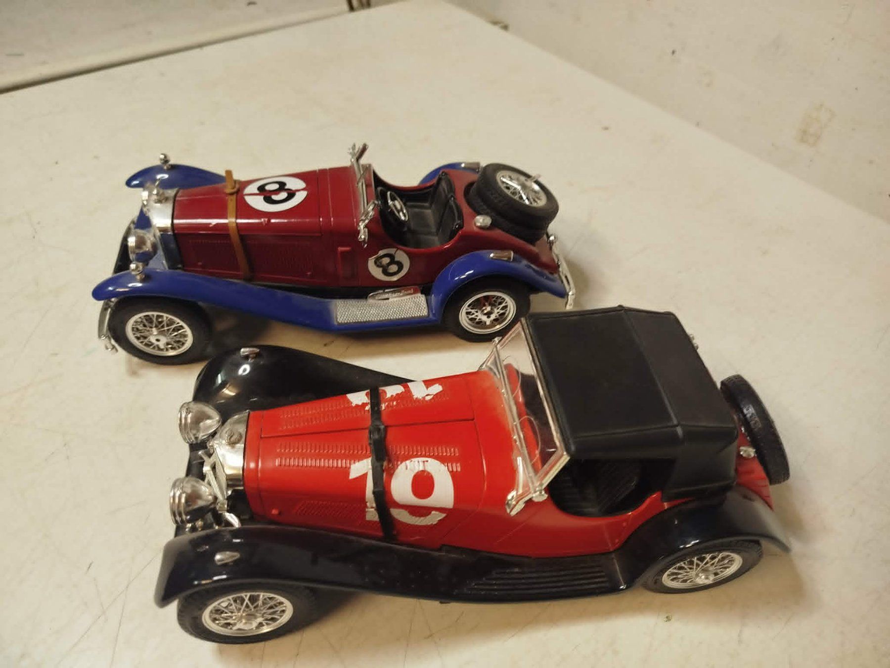 Bburago Voitures modèles: 2 modèles Burago – D'occasion à La Chaux-de-Fonds par Emmaus2300CDF 1