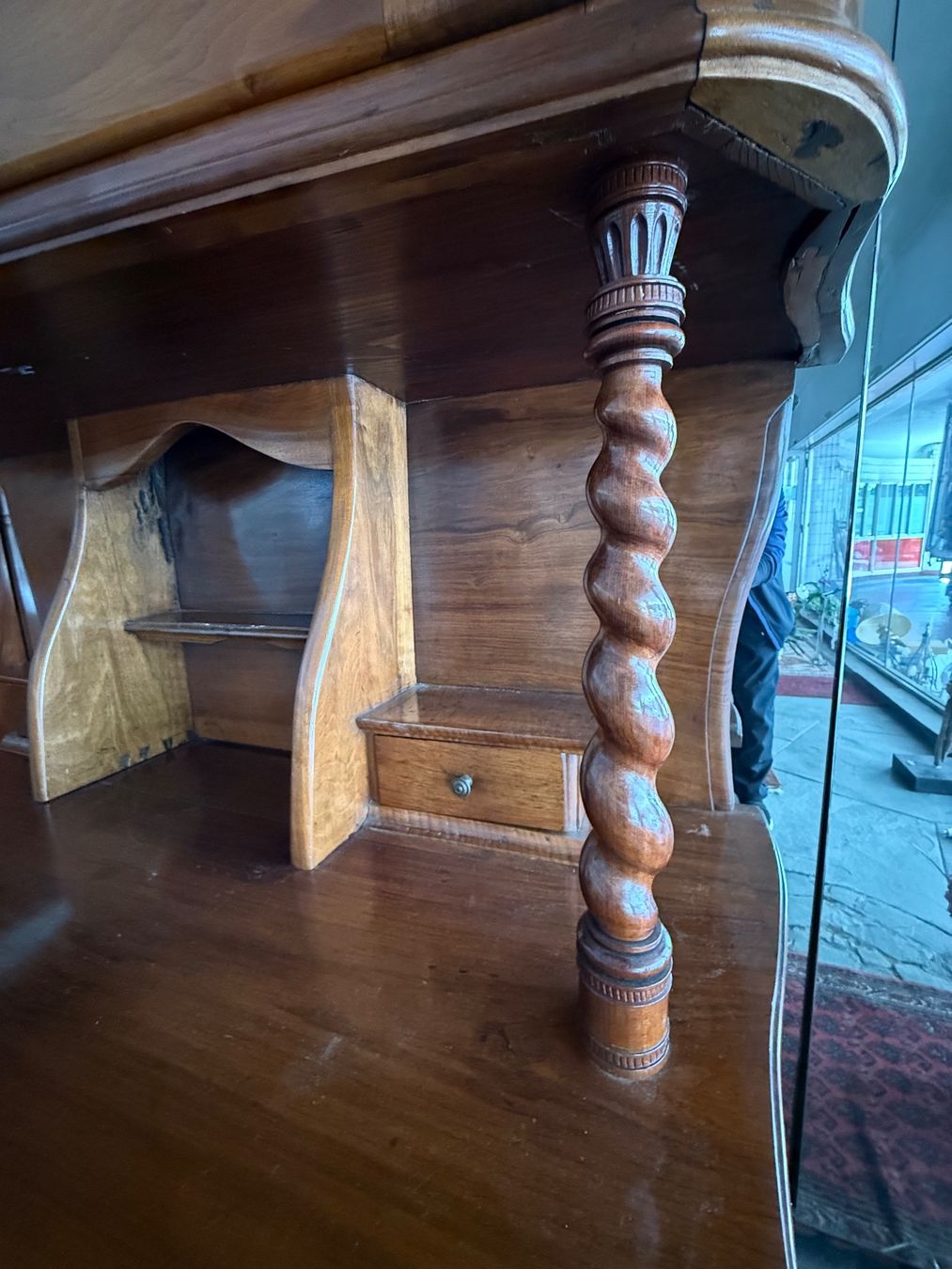 Credenze: Buffet Louis XVI  18 Jahrhundert   Nussbaum – Usato da Bretzwil venduto da neuguinea 4