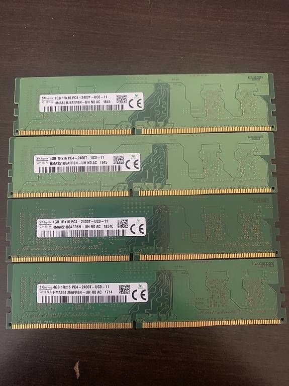 Memoria / RAM: RAM Hynix 4x4Gb DDR4 – Usato da Cossonay-Ville venduto da BRick73