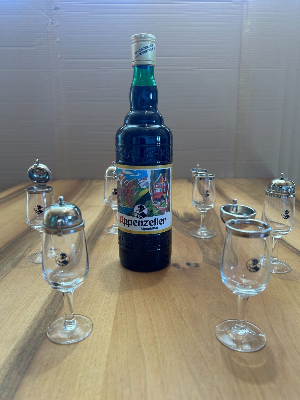Autres vaisselles & verres: Appenzeller Alpenbitter-Set – D'occasion à Appenzell par Z1Y7G
