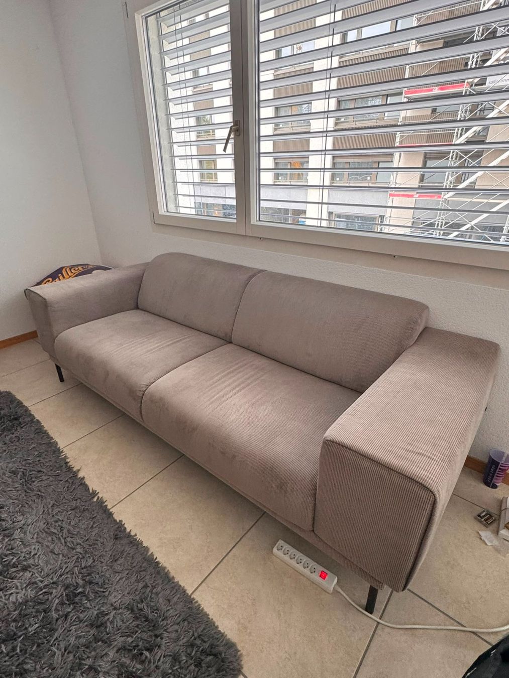 Sofas: canapé – D'occasion à Fribourg par chi_c2by