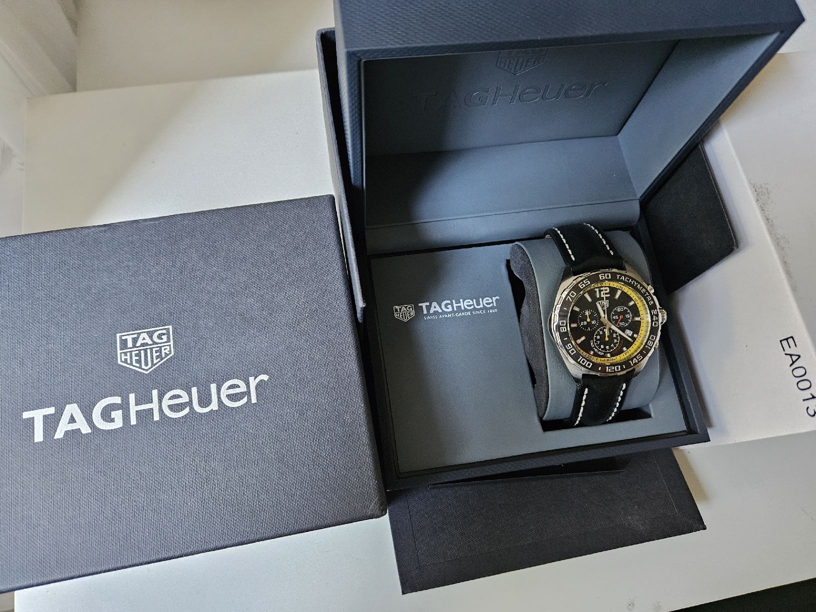 Tag Heuer Montres: Tag Heuer Formula 1 Chronograph – D'occasion à Horgen par Modena0 1