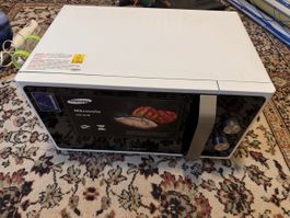 SAMSUNG Mikrowelle mit Grill MO23F3CF1EAW weiss guter Zustan
