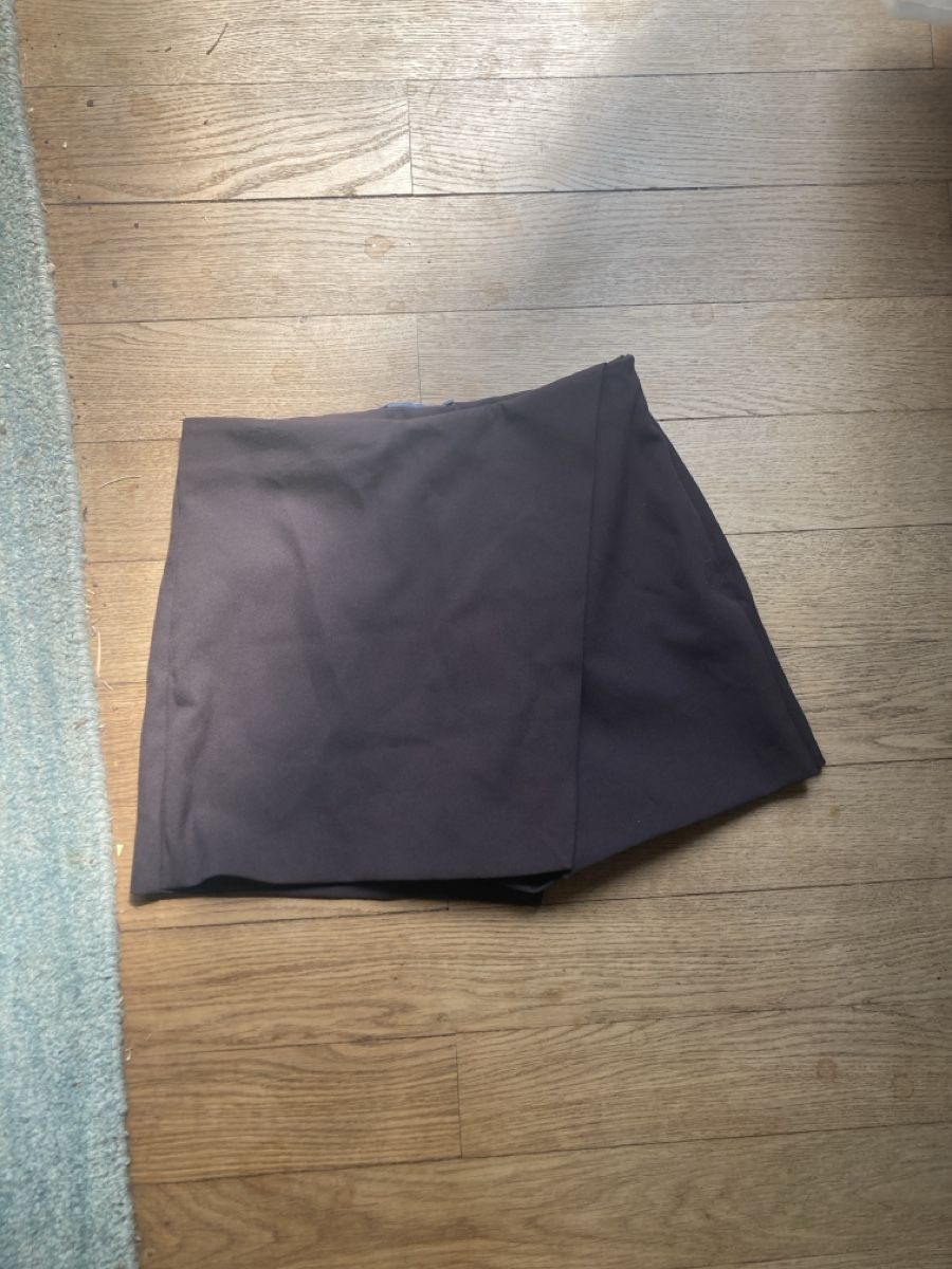 Mango Jupes: Skort Gr 36 – D'occasion à Basel par Nomagusa