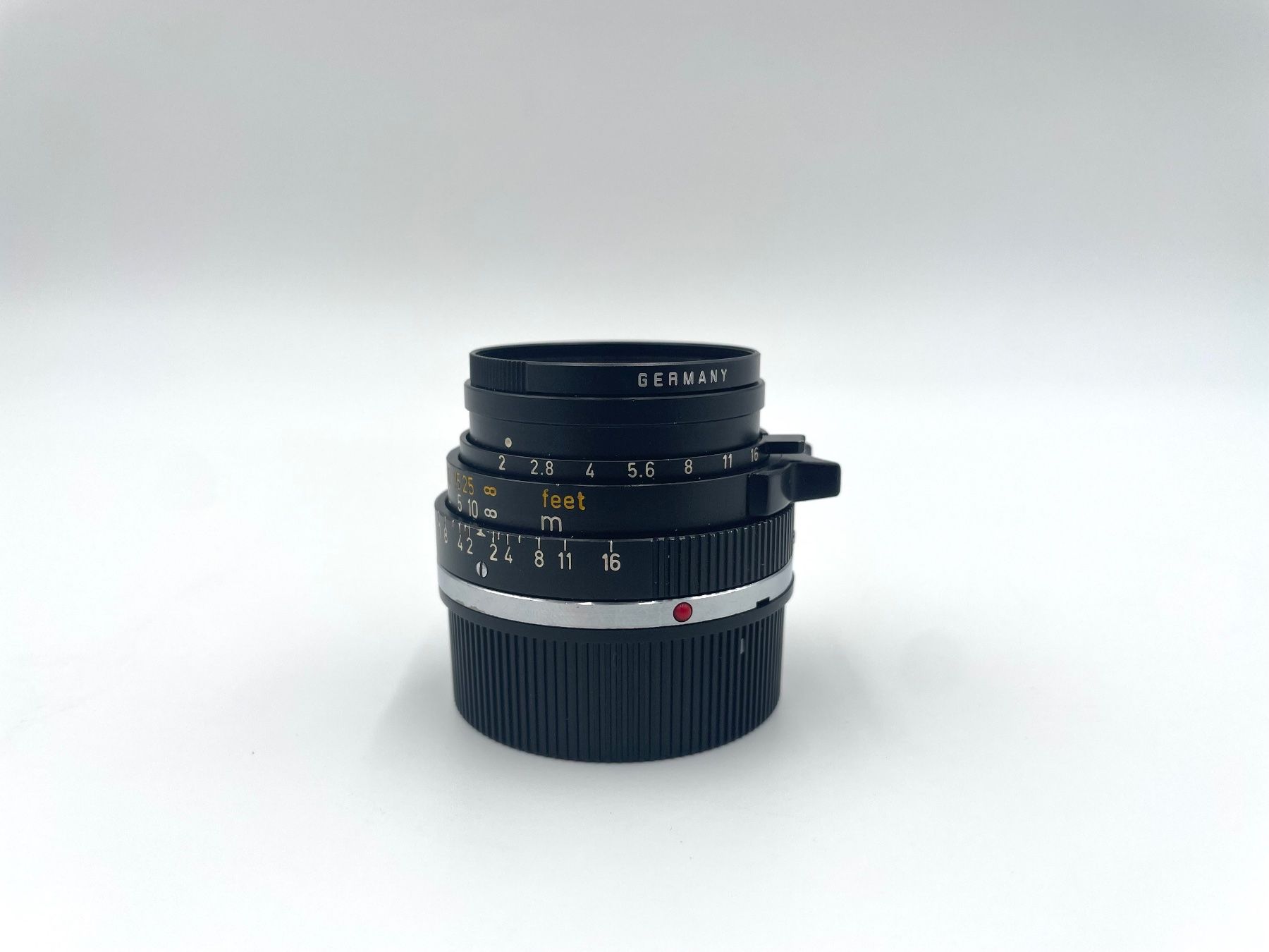 Leica Obiettivi: Leica Summicron 35mm f/2 – Usato da Zug venduto da Roobinn