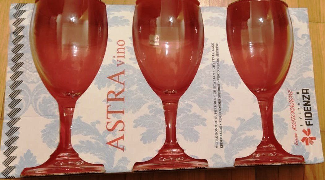 Bicchieri: Weingläser - 6 Gläser - – Nuovo e nell'imballaggio originale da Zürich venduto da 1980ale