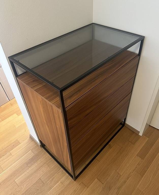 Interio Cassettiere: Interio Designer-Kommode mit schwarzem Metallgestell – Usato da Regensdorf venduto da Karin1 2