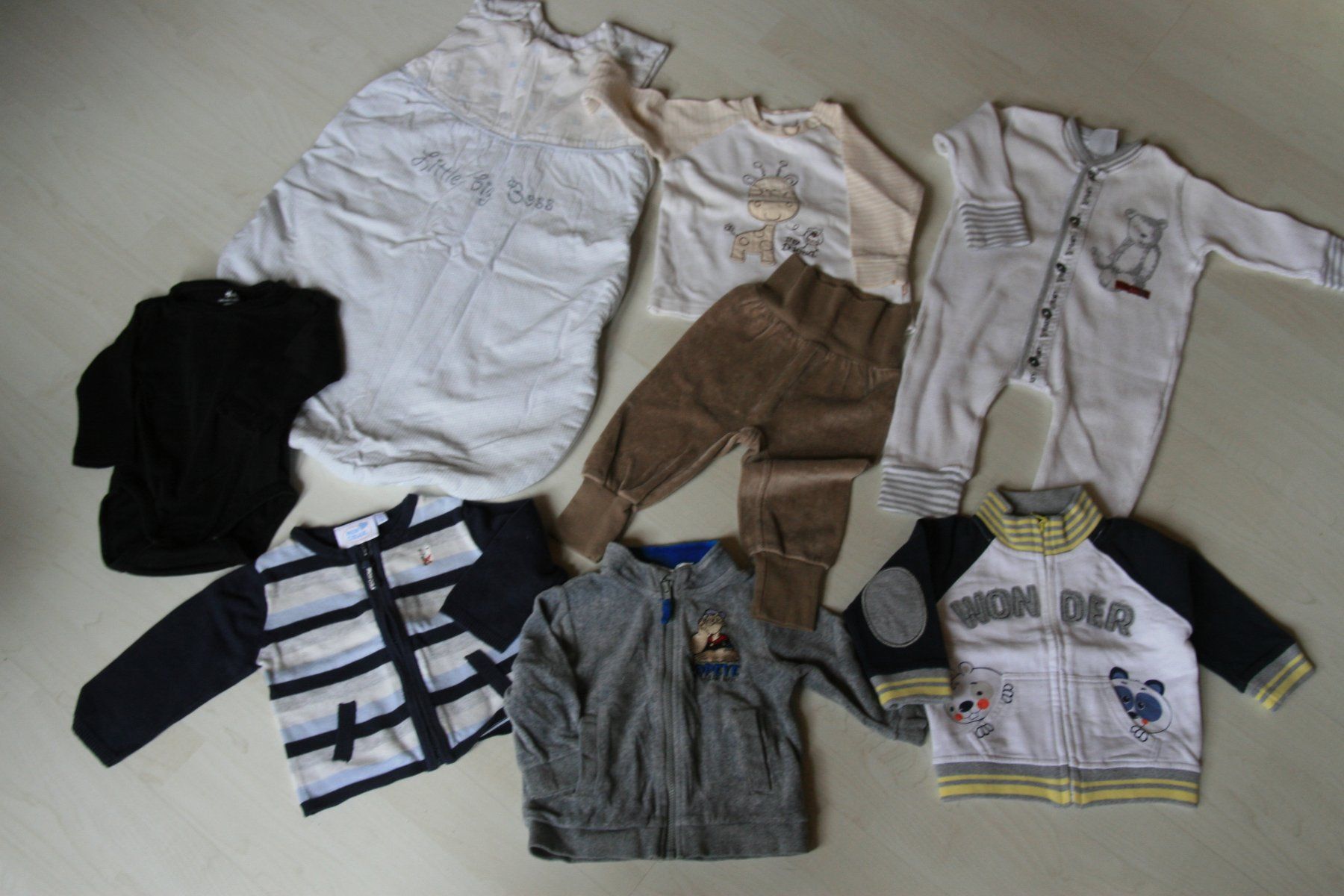 Lotti & Set di vestiti: Schlafsack + 7 tlg. Kleiderpaket Gr 68 – Usato da Fislisbach venduto da lorgli