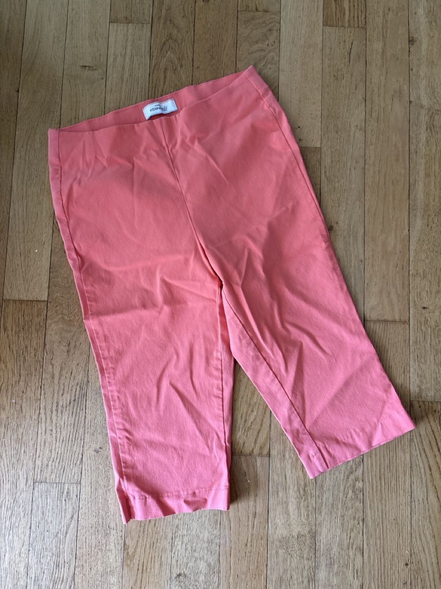 Pantaloni: Pantalon Capri Essentials, corail, taille 44, parfait été – Nuovo (secondo la descrizione) da Martigny venduto da O96