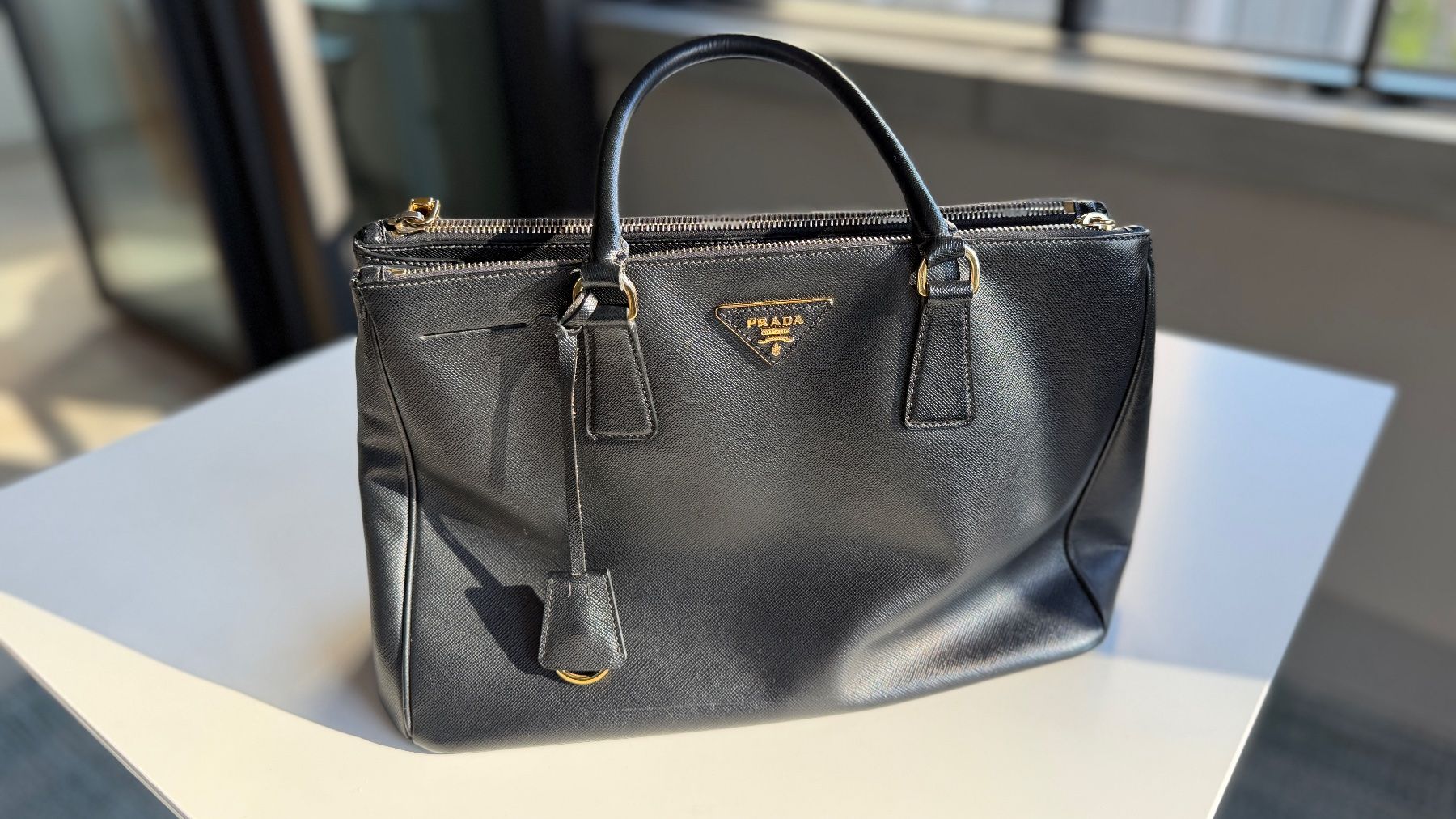 Prada Taschen für Damen: PRADA Handtasche Nero – Top Zustand – Gebraucht aus Zürich von MindWork66 4