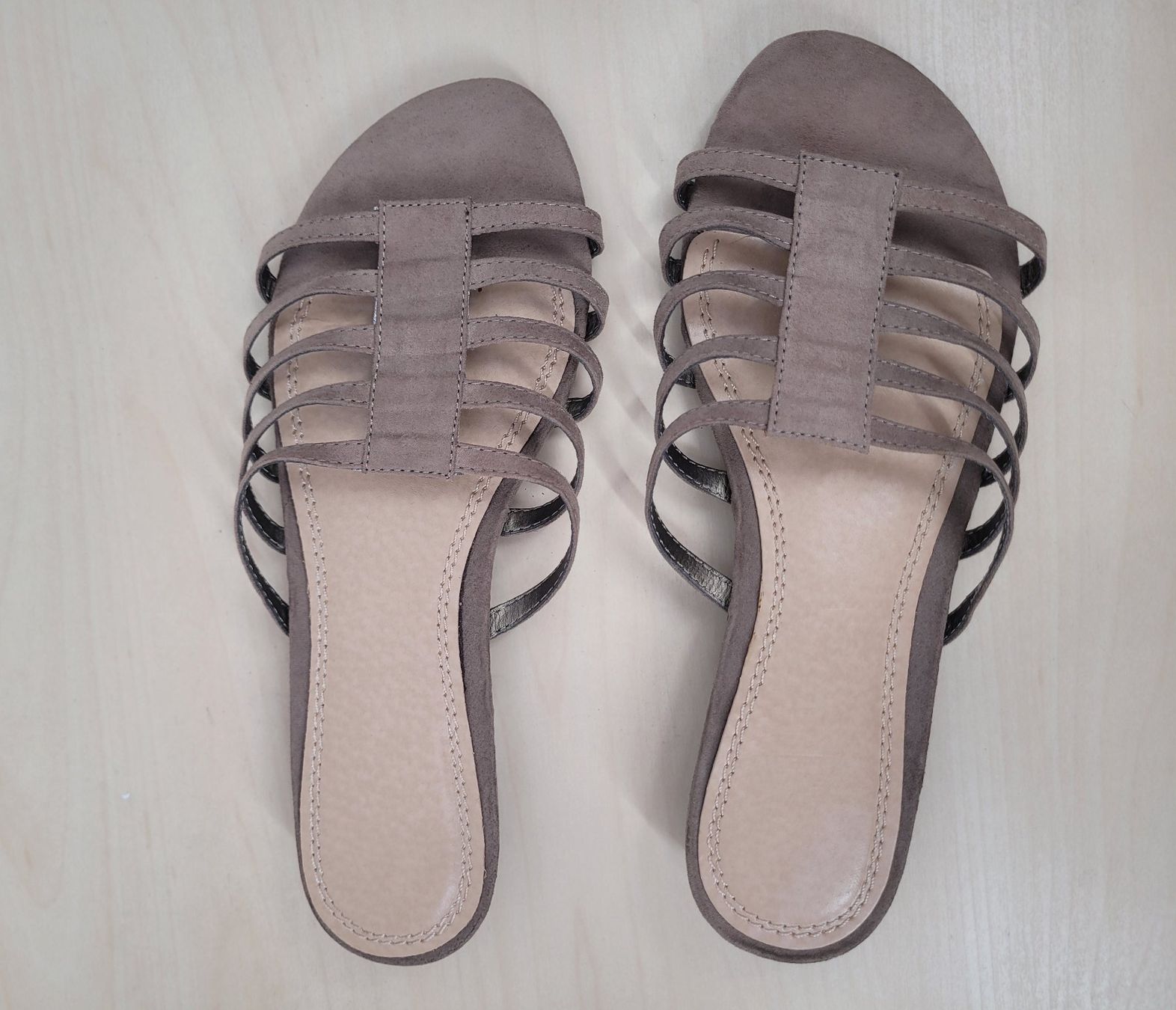 Chaussures femmes: Sandales beige 37 – D'occasion à Lausanne par PlusValue_Lausanne 4