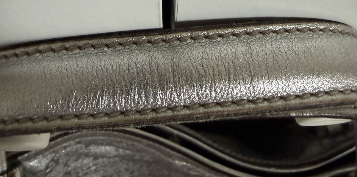 Gucci Taschen für Damen: GUCCI Silver Metallic Guccissima Medium Britt Tote – Neu (gemäss Beschreibung) aus Staffelbach von 333_2y6n 6