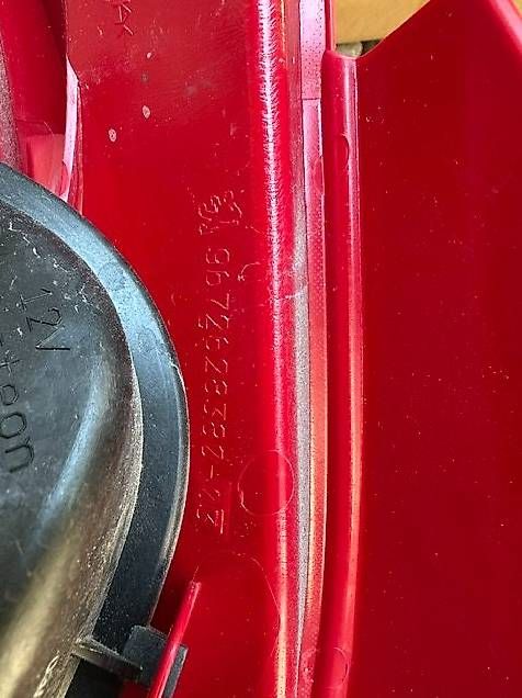 Peugeot Fari: Feu arrière droite Peugeot 208 – Usato da Champagne venduto da nan_2dwz 3