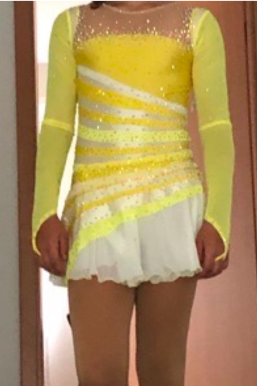 Vestiti & Gonne: Eiskunstlaufkleid  mit Haarschmuck – Usato da Oberhof venduto da nic_n76q 4