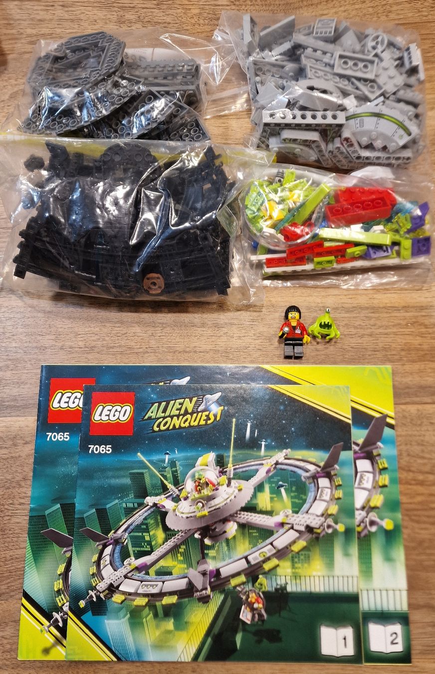 Lego Baukästen: Lego Alien Conquest 7065 - Alien Mothership – Gebraucht aus Zug von  1