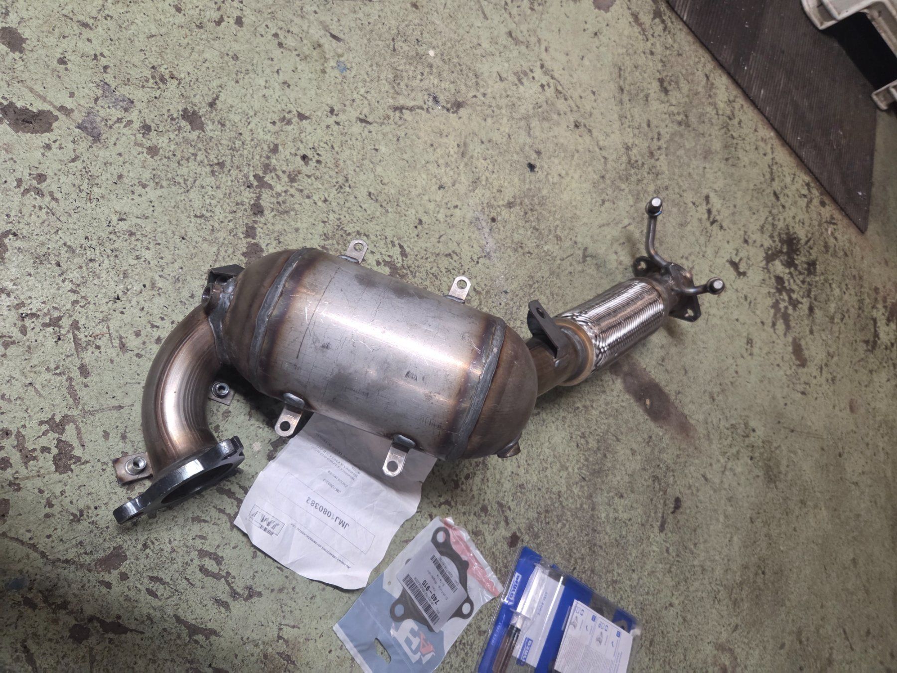 Mitsubishi Tutti pezzi di ricambio auto: Filtre a particules mitsubishi 1.8 DI-D – Nuovo (secondo la descrizione) da Conthey venduto da greenday85 4