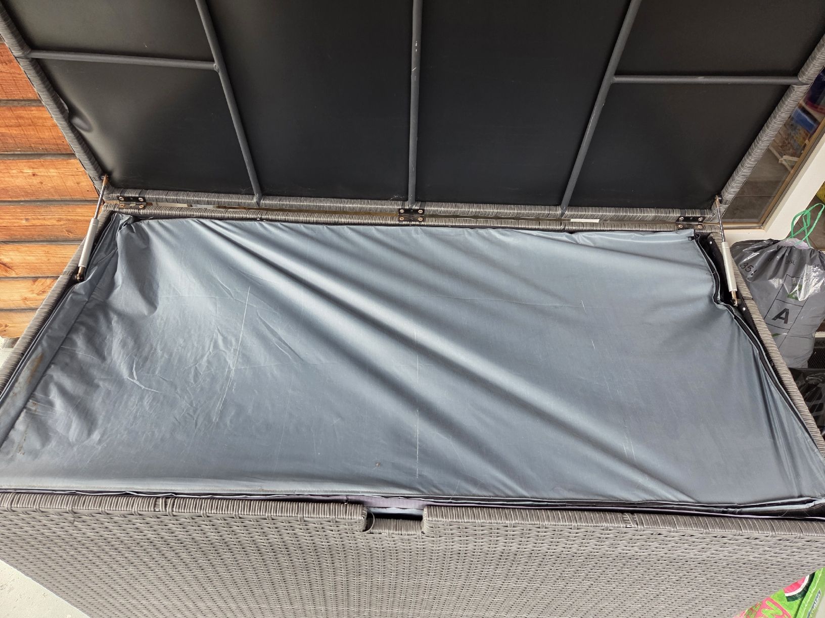 Coffres de rangement: Kissenbox  – D'occasion à Unterschächen par Fixu86 7