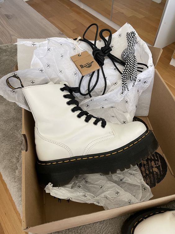 Dr martens clearance jadon weiss 38