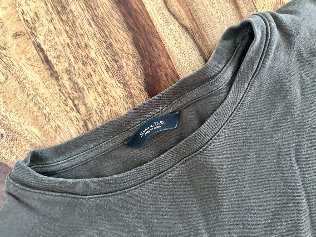 Massimo Dutti T-shirt: Dunkelbraunes Massimo Dutti T-Shirt – Usato da Zürich venduto da ann_5b6d 1