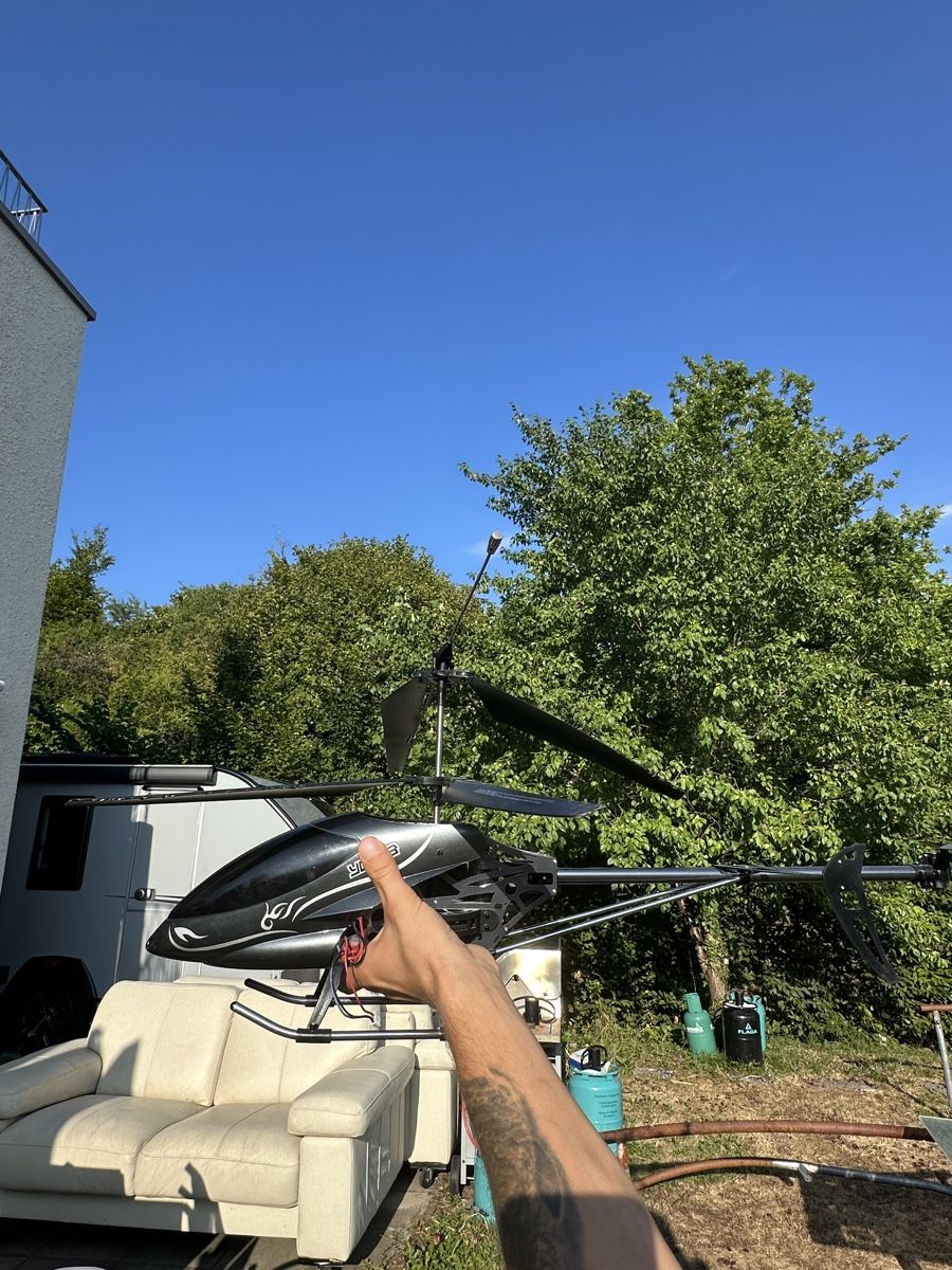 Modellbausätze & Standmodelle: Ferngesteuerter Helikopter  – Gebraucht aus Zürich von mbr_sl6j 1